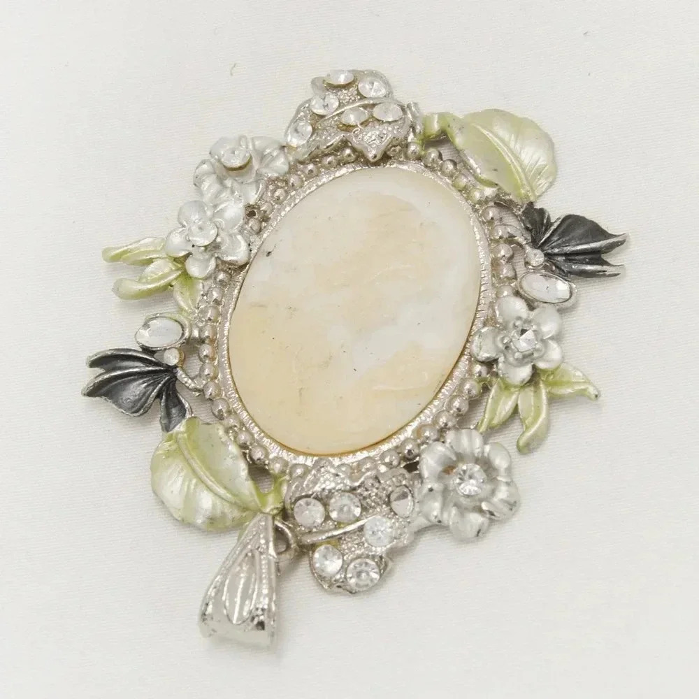 Victorian Antique Inspired Woman Floral Floral Silver Necklace Pendant
